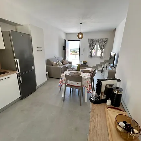 Luigi A8 Vista Mare Apartment